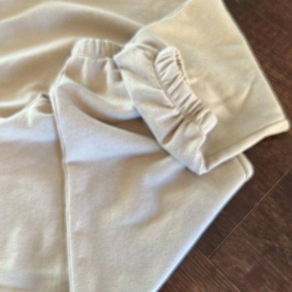 Oak & Fort Sweats - Picture 3 of 3